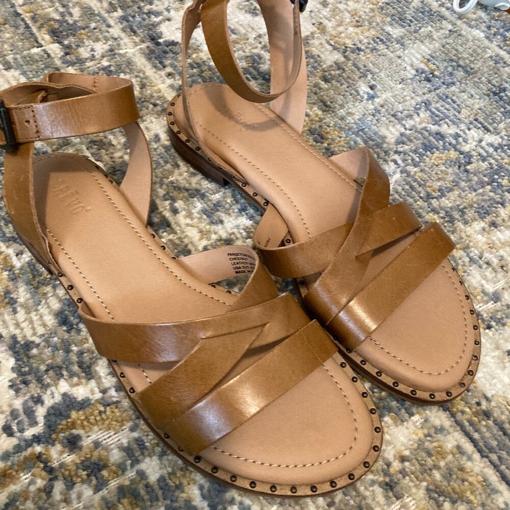 NWOT CREVO Leather Ankle Strap Sandals - size 8.5